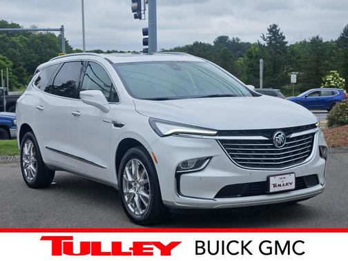 2022 Buick Enclave Essence