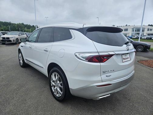 2022 Buick Enclave Essence