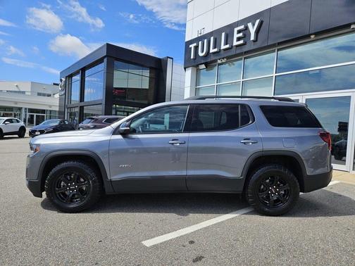 2022 GMC Acadia AT4