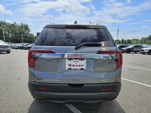 2022 GMC Acadia AT4