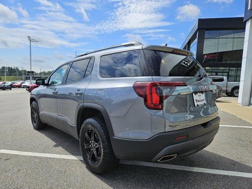 2022 GMC Acadia AT4