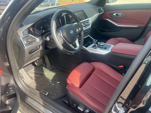 2022 BMW 330e xDrive