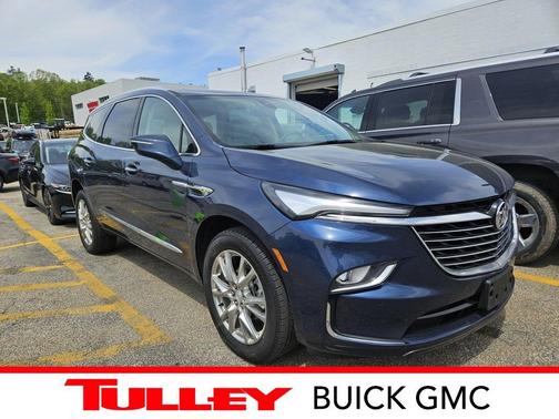 2022 Buick Enclave Essence