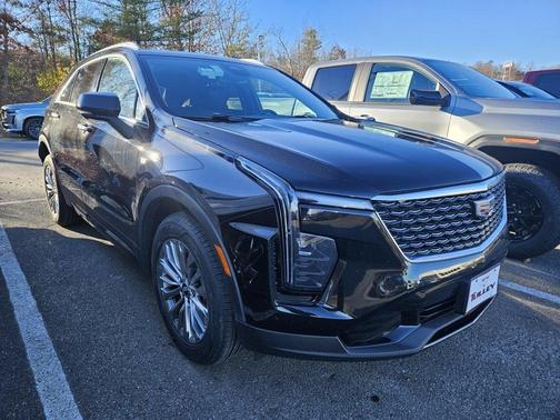 2025 Cadillac XT4 Premium Luxury