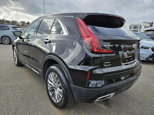 2025 Cadillac XT4 Premium Luxury
