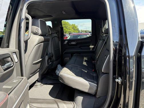 2025 GMC Sierra 1500 AT4X