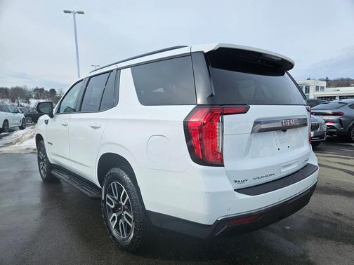2024 GMC Yukon AT4