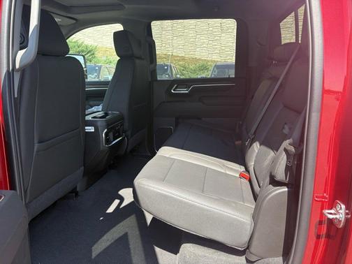2025 GMC Sierra 2500 SLT