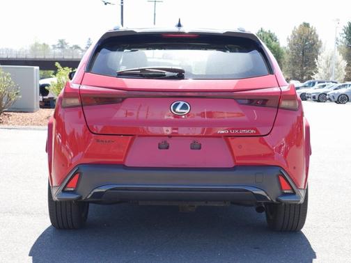 2023 Lexus UX 250h F SPORT Design