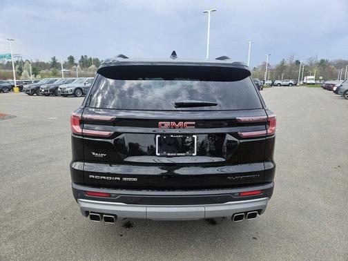 2024 GMC Acadia Elevation