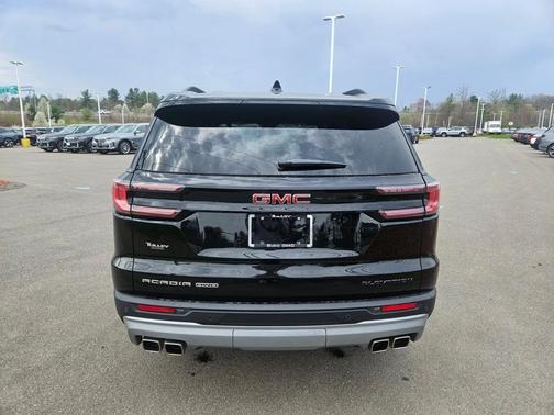 2024 GMC Acadia Elevation