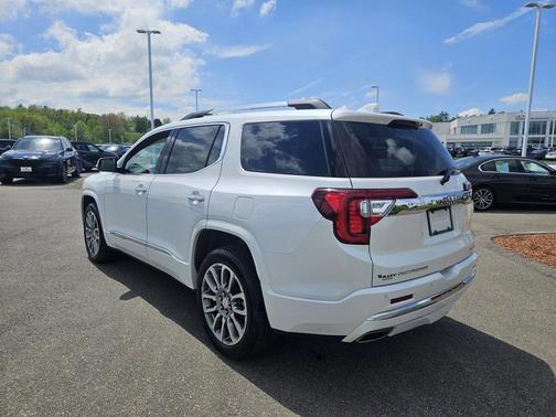 2022 GMC Acadia Denali