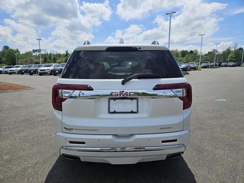 2022 GMC Acadia Denali