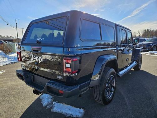 2022 Jeep Gladiator Overland