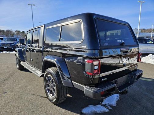 2022 Jeep Gladiator Overland
