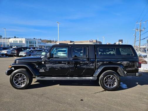 2022 Jeep Gladiator Overland