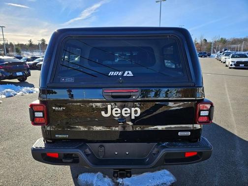 2022 Jeep Gladiator Overland