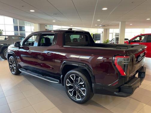 2025 GMC Sierra EV Denali