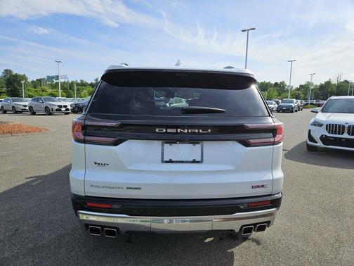 2024 GMC Acadia Denali