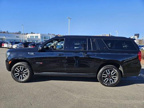 2024 GMC Yukon XL AT4