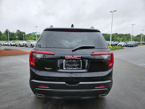 2022 GMC Acadia SLT