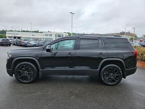 2022 GMC Acadia SLT