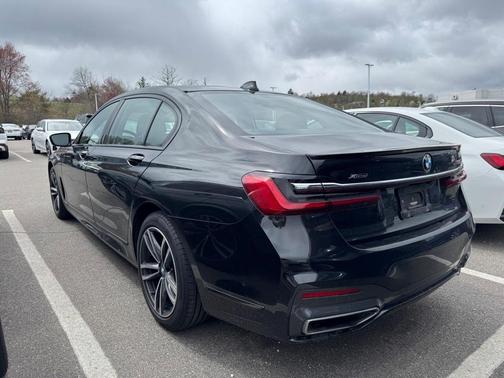 2022 BMW 750 i xDrive