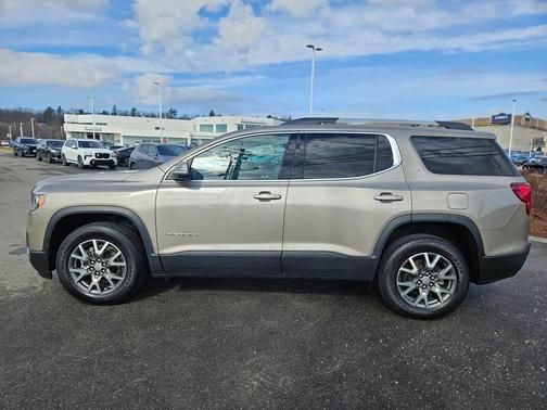 2022 GMC Acadia SLE