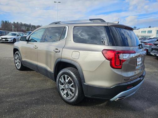 2022 GMC Acadia SLE