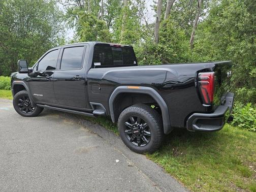 2024 GMC Sierra 2500 AT4