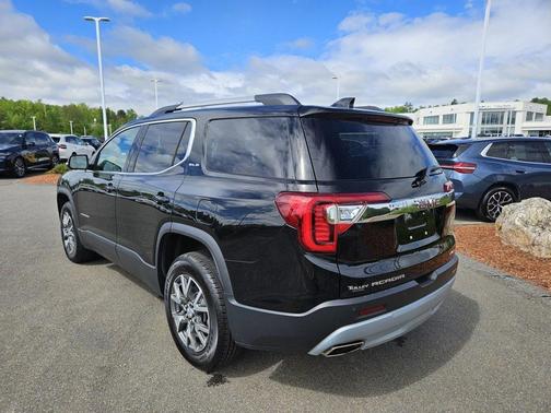 2022 GMC Acadia SLE