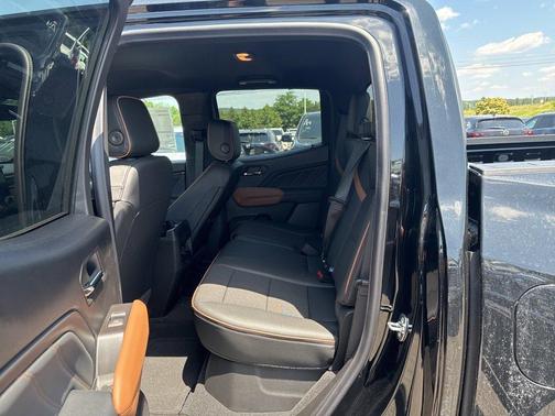 2025 GMC Canyon AT4