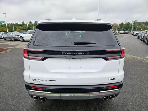 2024 GMC Acadia Denali
