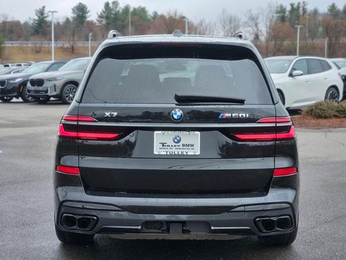 2025 BMW X7 M60i