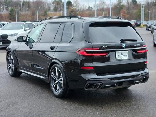 2025 BMW X7 M60i
