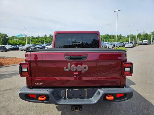 Snazzberry Pearlcoat 2022 Jeep Gladiator Mojave