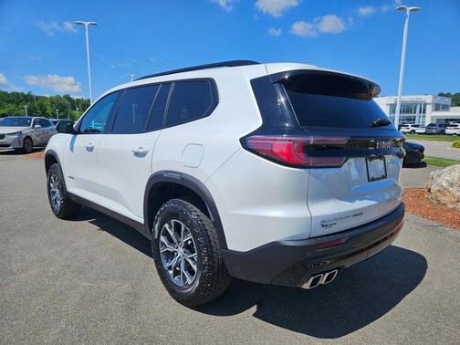 2024 GMC Acadia AT4