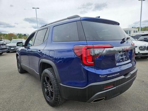 Ultra Blue Metallic 2023 GMC Acadia AT4
