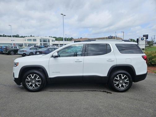 2022 GMC Acadia SLE