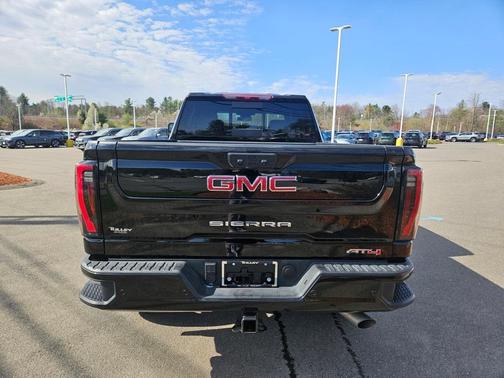 2024 GMC Sierra 2500 AT4