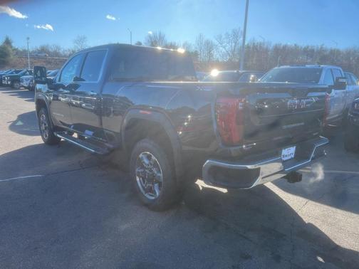 2025 GMC Sierra 2500 SLT
