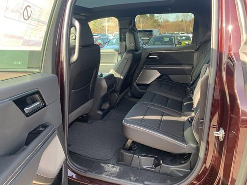 2025 GMC Sierra EV Denali