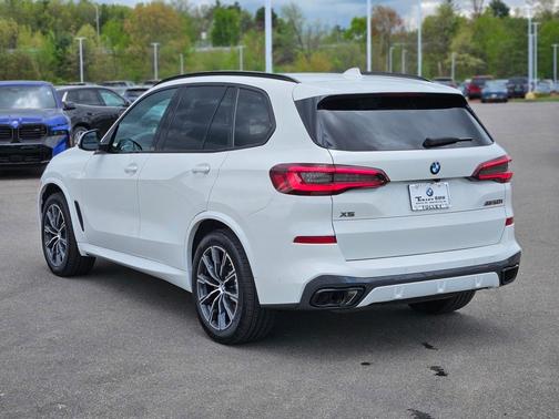 2023 BMW X5 M50i