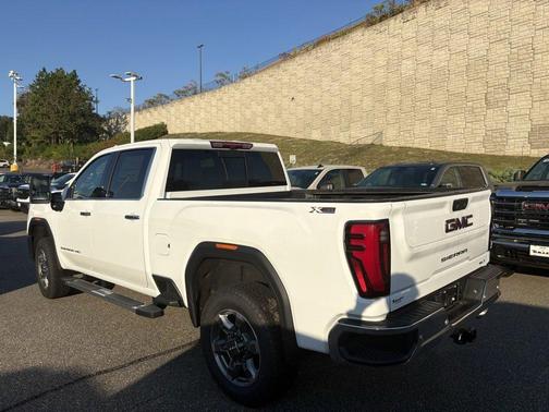 2026 GMC Sierra 2500 SLT