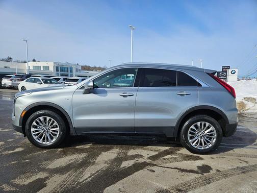 2025 Cadillac XT4 Premium Luxury