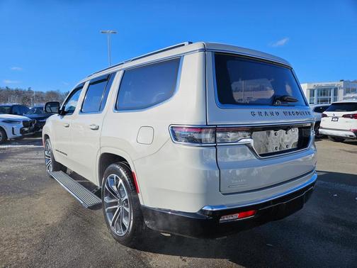 2022 Jeep Grand Wagoneer Series III