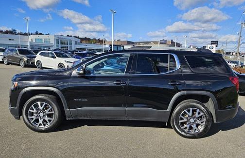 2023 GMC Acadia SLT