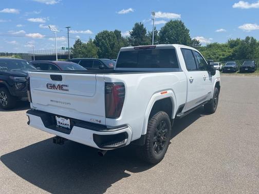 2025 GMC Sierra 2500 AT4