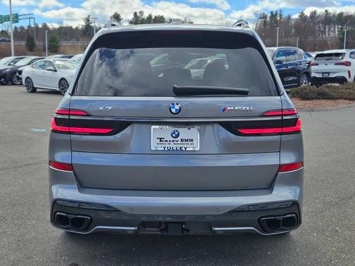 2025 BMW X7 M60i