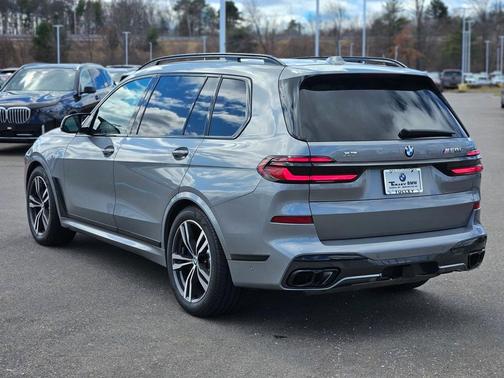 2025 BMW X7 M60i